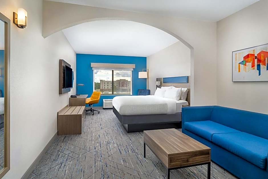 Holiday Inn Express Pratt By IHG