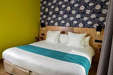 King Suite with Sofa Bed and Living Room - Non-Smoking