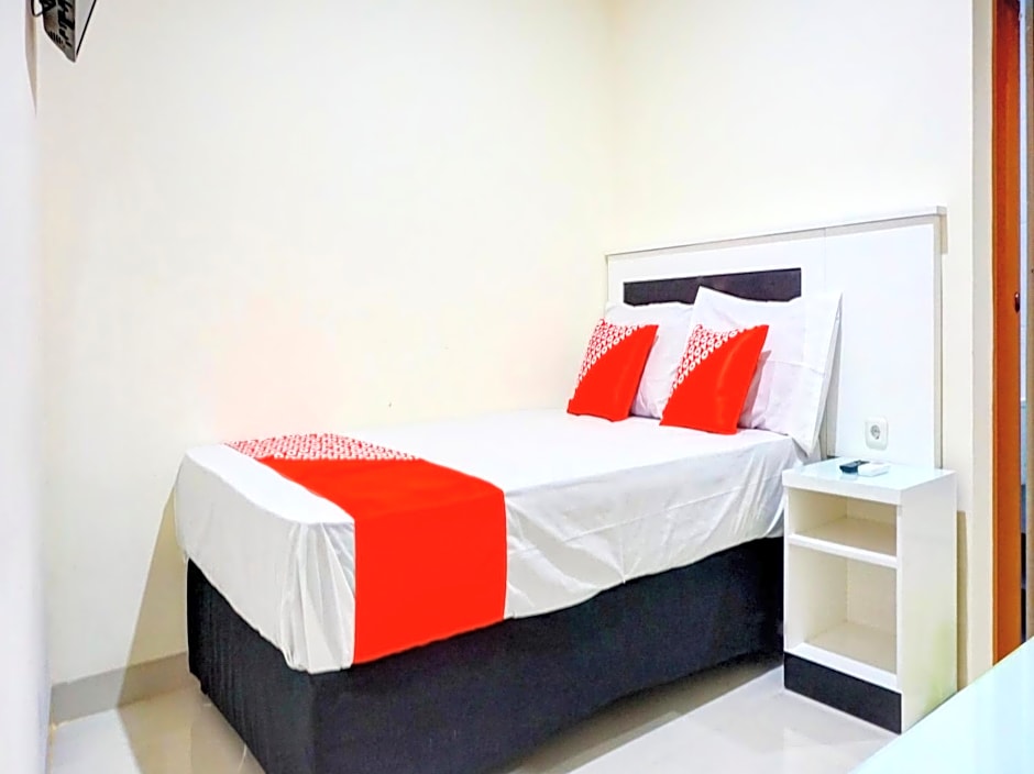 OYO 90394 Guest House Sentosa