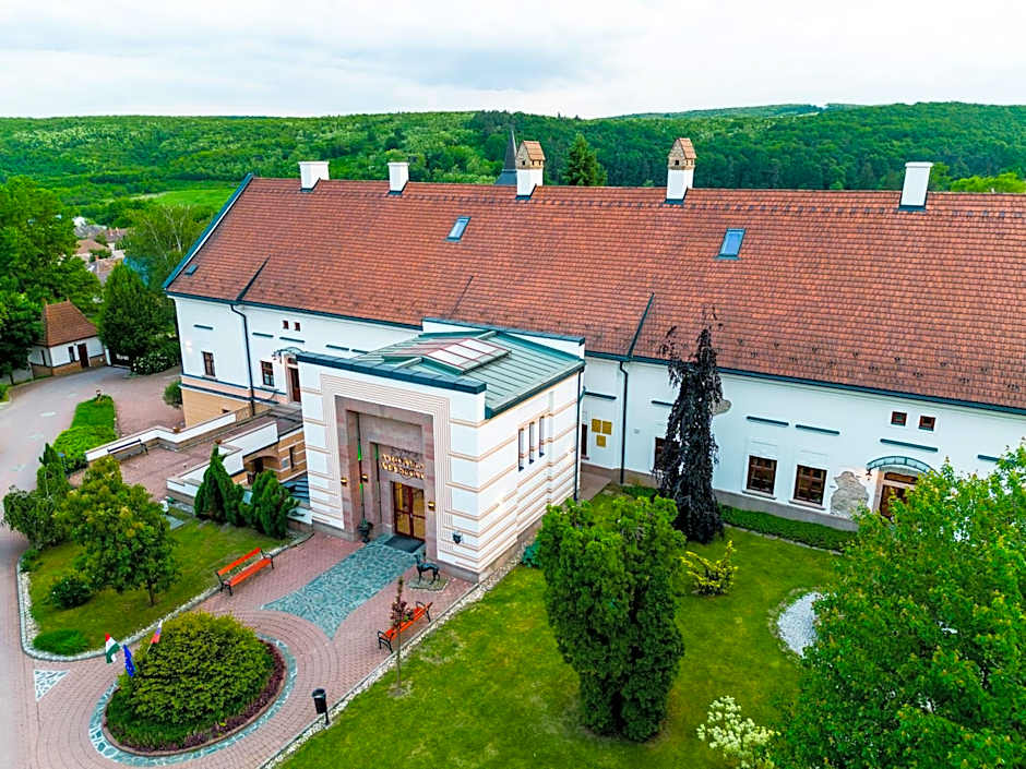 Hotel Vécsecity