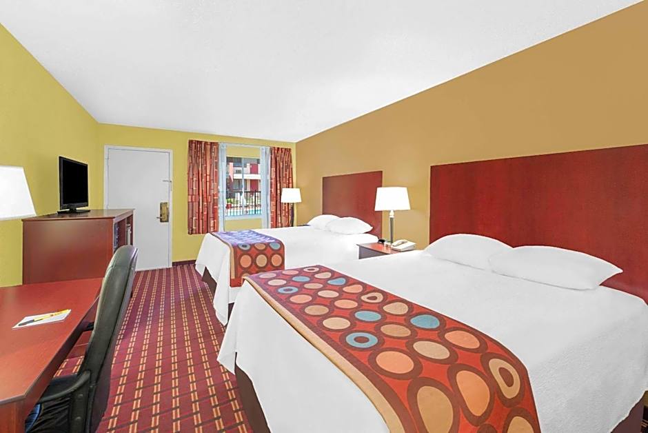 Super 8 by Wyndham Kerrville TX