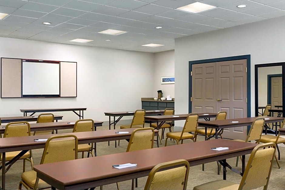 Country Inn & Suites by Radisson, Summerville, SC