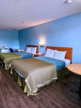 Queen Room with Two Queen Beds - Non-Smoking