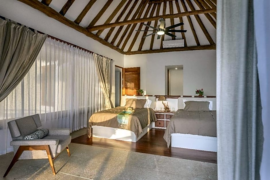 DK Luxury Ocean Front Villa - Adults Only