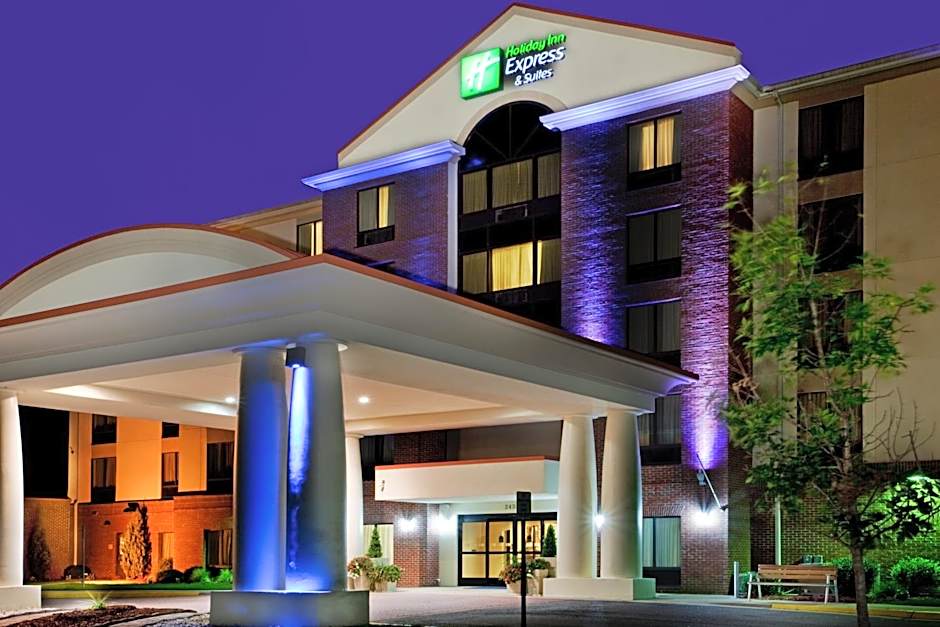 Holiday Inn Express & Suites Chesapeake By IHG