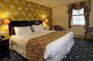 Family Room (2 Adults & 2 Children)