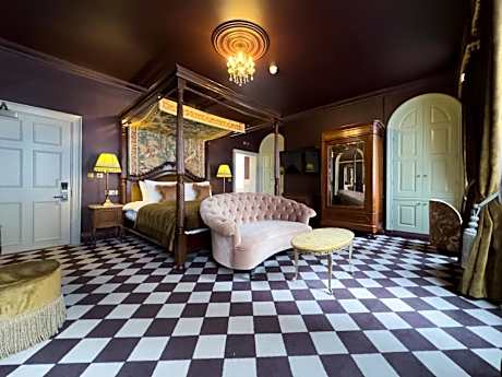 Heritage Four Poster Room with Minster View