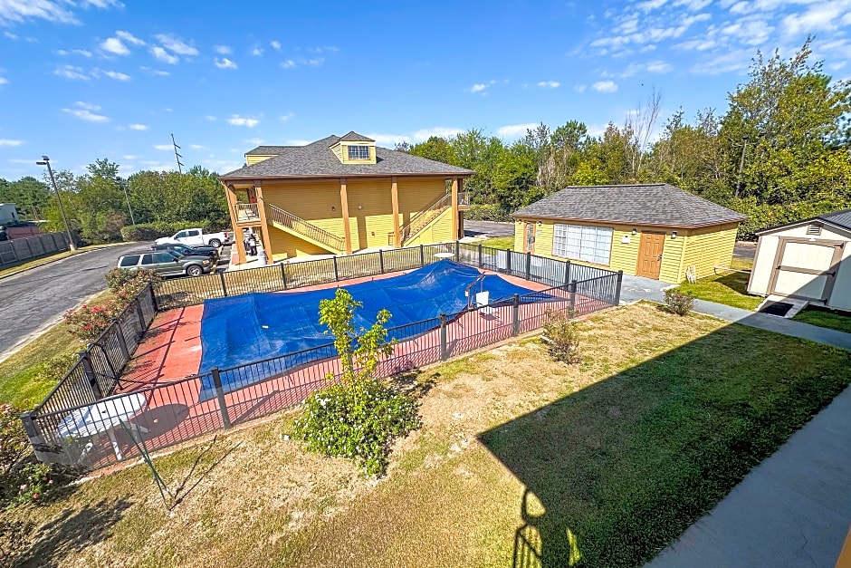 Bonita Lakes Inn