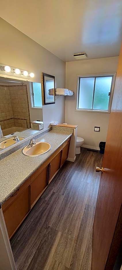 Recreation Inn and Suites Kelowna