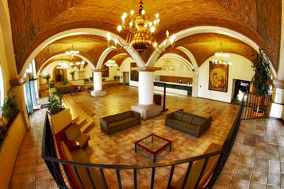 Hotel Gran Plaza & Convention Center