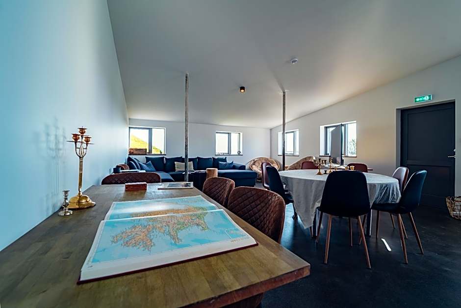 Farmhouse Lodge