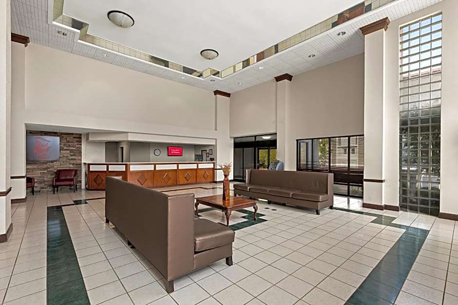 Red Roof Inn & Suites Newnan