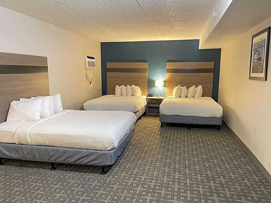 Days Inn & Suites by Wyndham Spokane