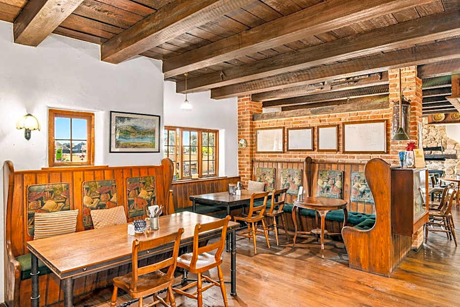 The Honest Lawyer, an Ascend Collection Hotel