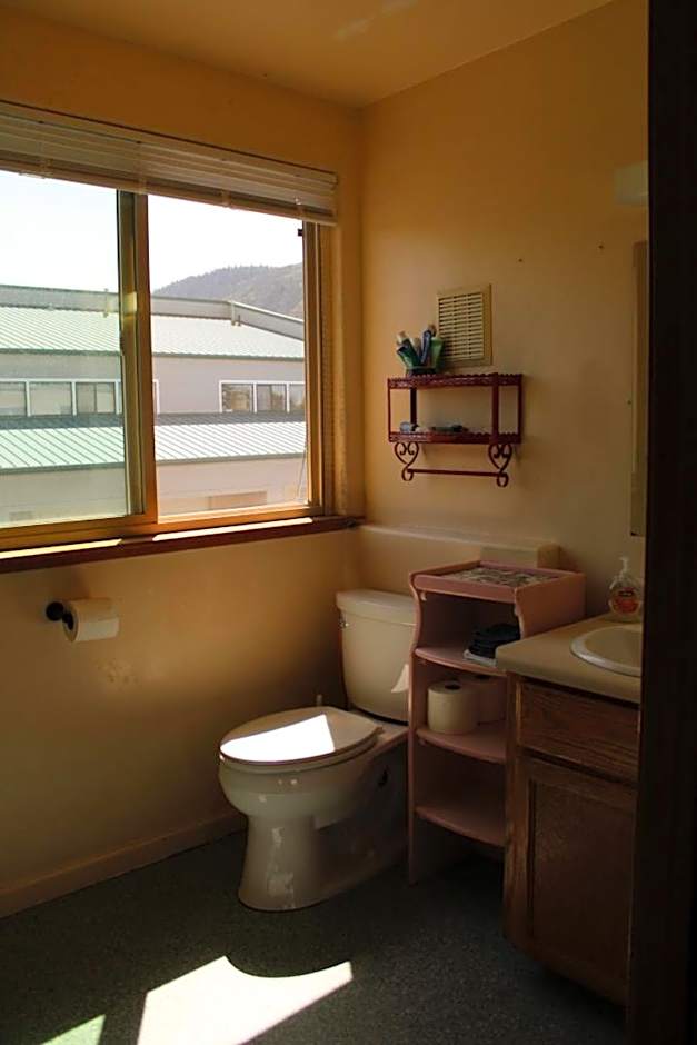Ashland Commons Hostel