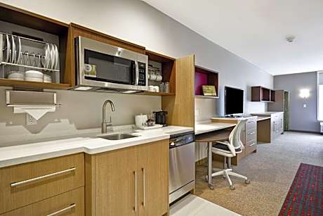 Queen Studio with Two Queen Beds - Non-Smoking