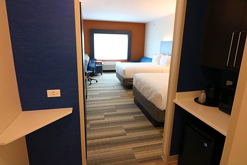 Holiday Inn Express & Suites Coffeyville By IHG