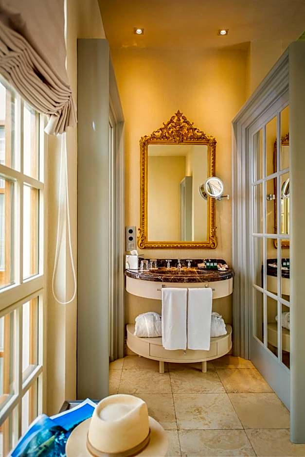 Hotel Casa Del Poeta