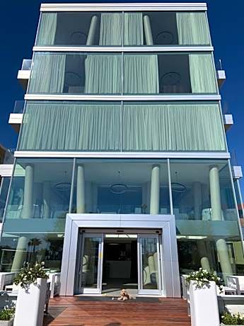 Hotel Commodore