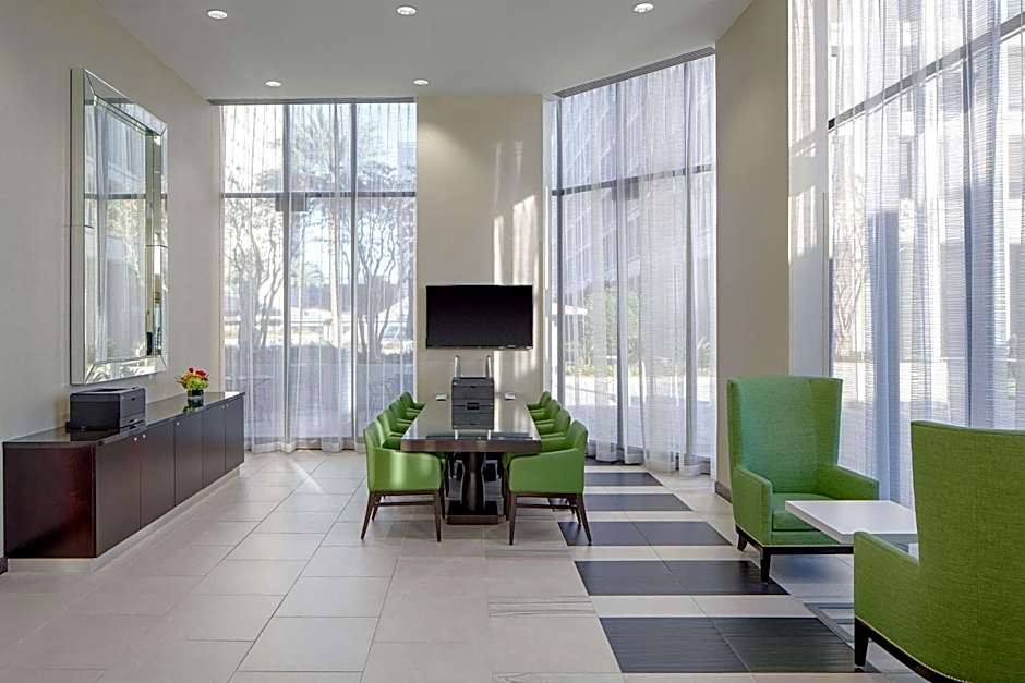 DoubleTree By Hilton Houston Greenway Plaza