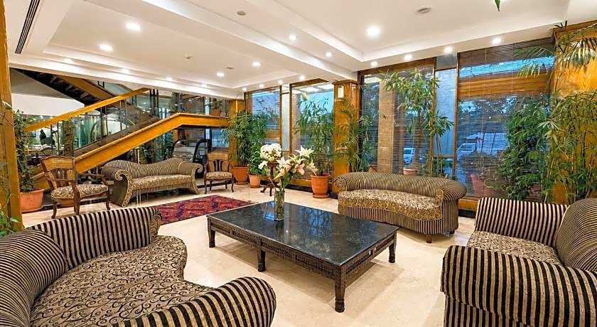 Hotel Crown CP