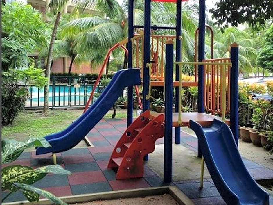 Kuah Town Service Suite Apartment @ Century Suria