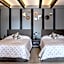 3Ph Amazing 2Bdrm 2bath private terrace fits 10