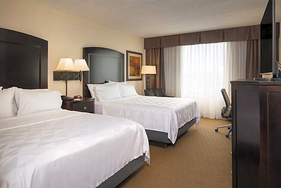 Holiday Inn and Suites Charleston West By IHG