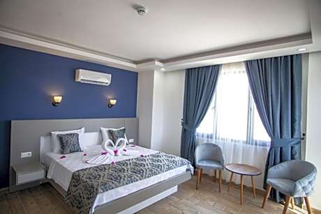 Double Room with Balcony and Sea View