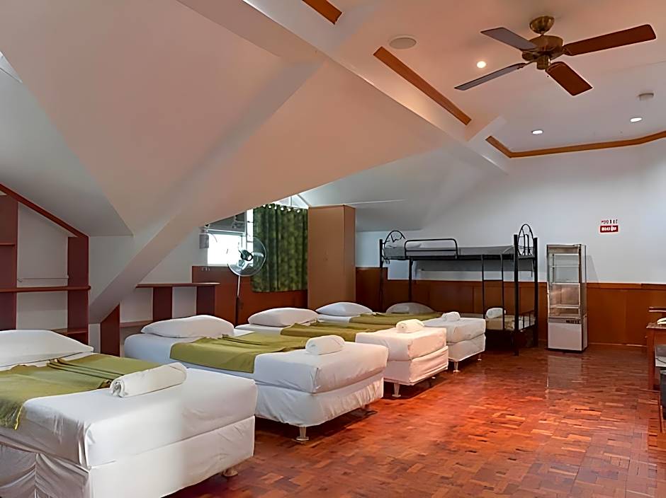 Tahanan Lakeview Hotel