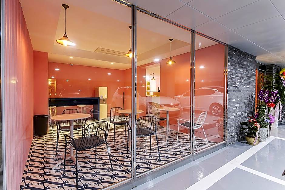 Hotel Yeogiuhtte Chungjangro