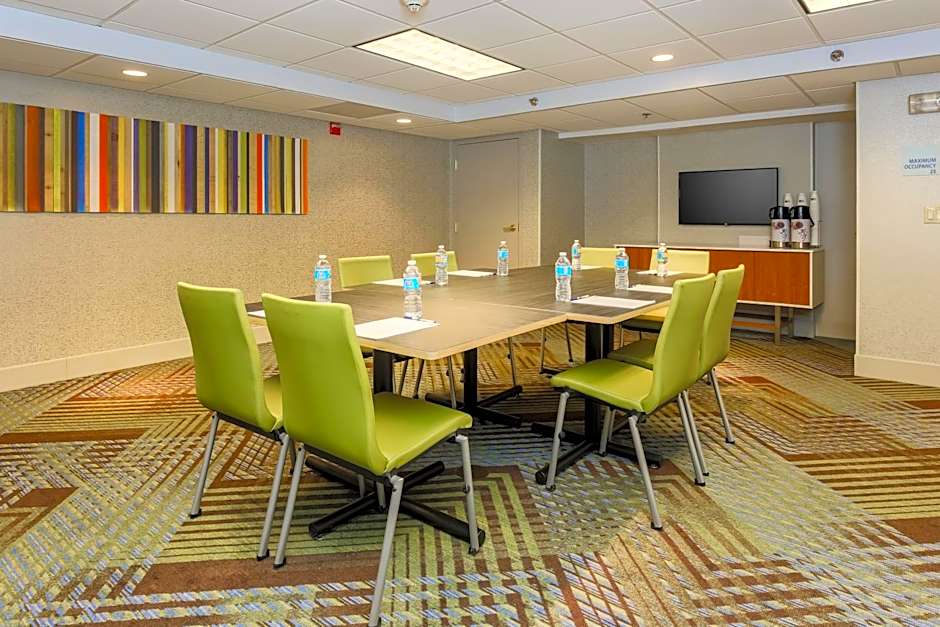 Holiday Inn Express Milwaukee - West Medical Center By IHG