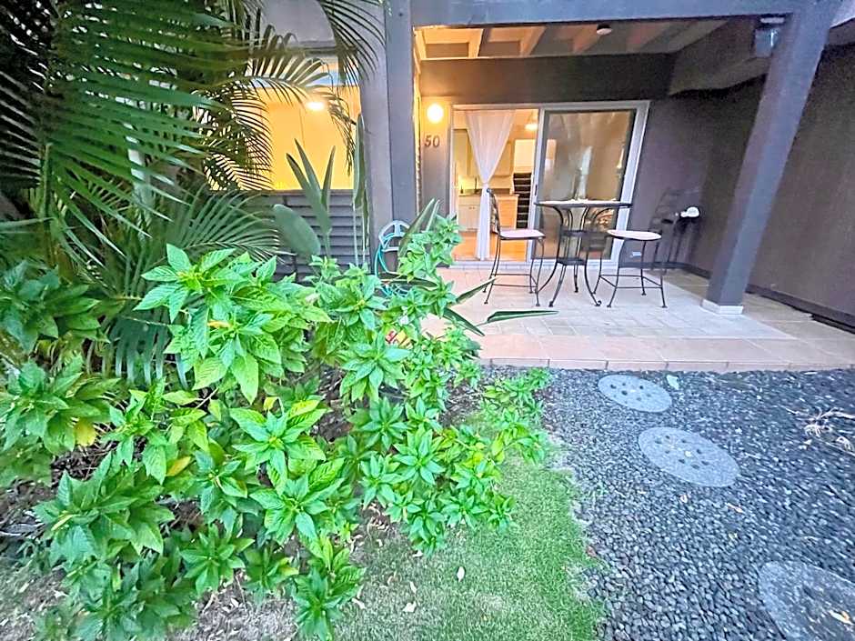 Beachfront 1 Bedroom Condo with Private Beach, Pool, Hot Tub