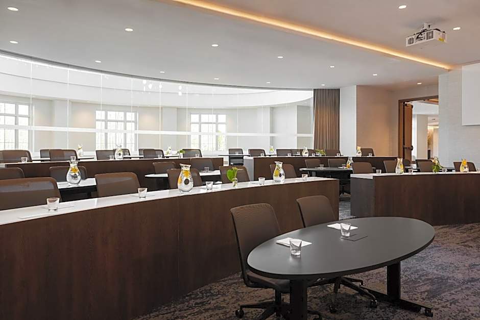 Kimpton - The Forum Hotel By IHG