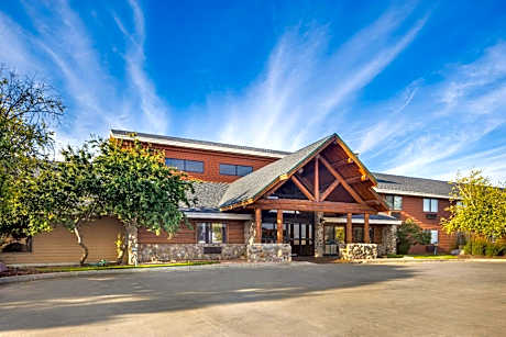 AmericInn by Wyndham Chamberlain - Conference Center