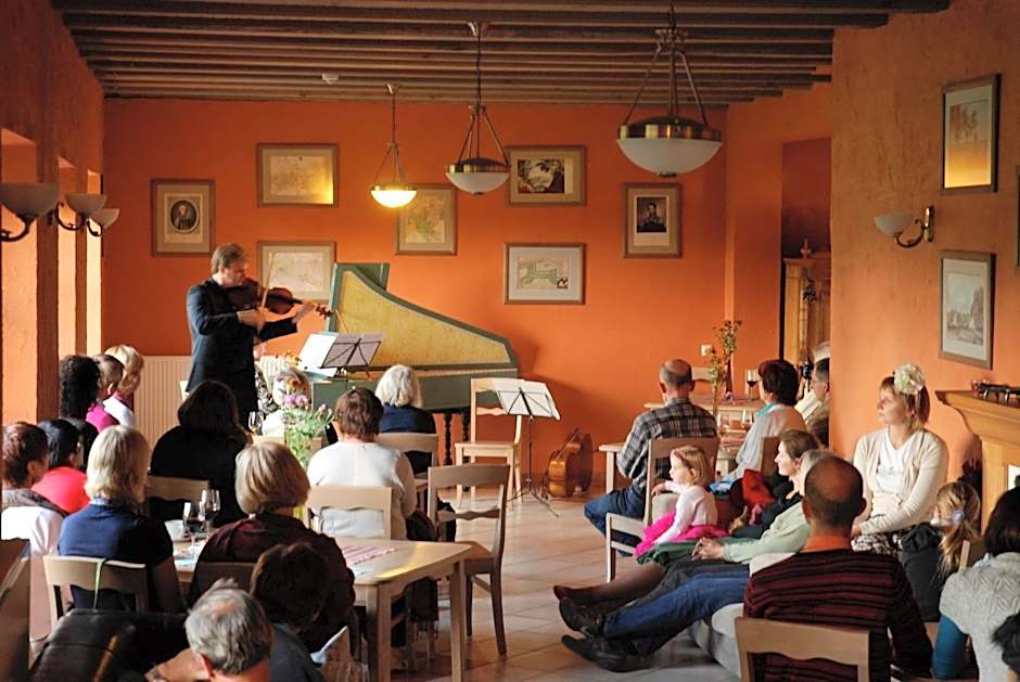 Karlamuiza Country Hotel