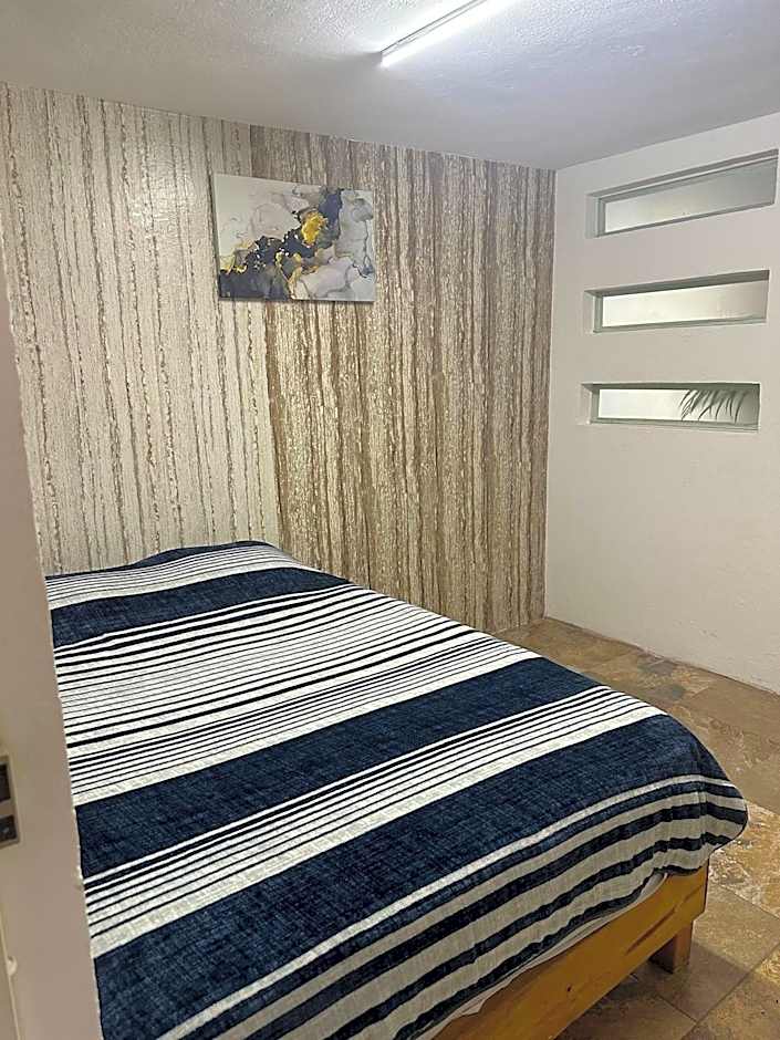 Casa Vázquez , "Como en casa" , hospédate con nosotros y recibirás una atención personalizada, servicio y confort nos distingue.
