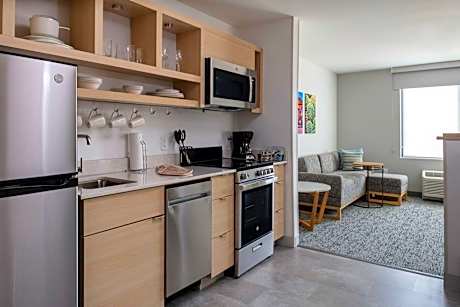 1 Bedroom Suite, 1 King, Sofa bed