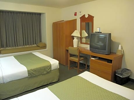 2 Queen Beds Non-Smoking