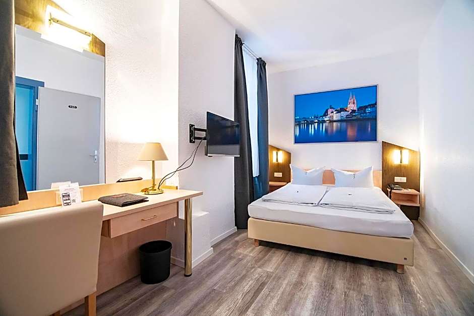 Photo 1 of 3 of Small Double Room