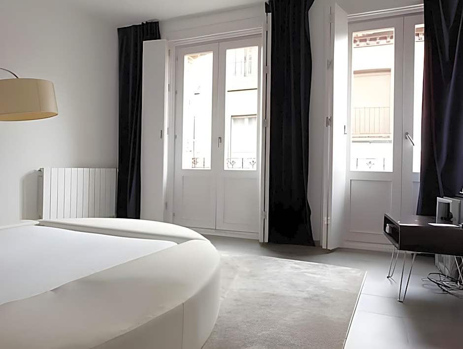 ApartaSuites Satellite by Abalu Hotels