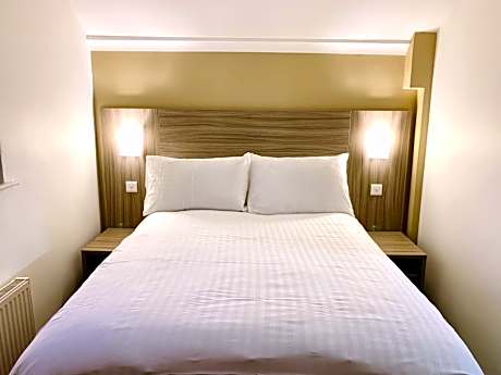 Deluxe Double Studio