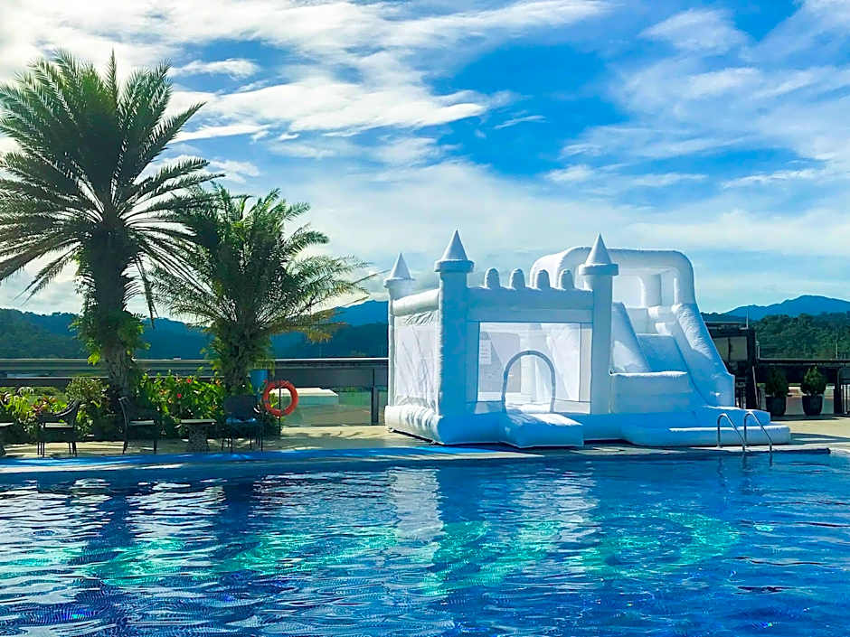 Le Charme Suites Subic