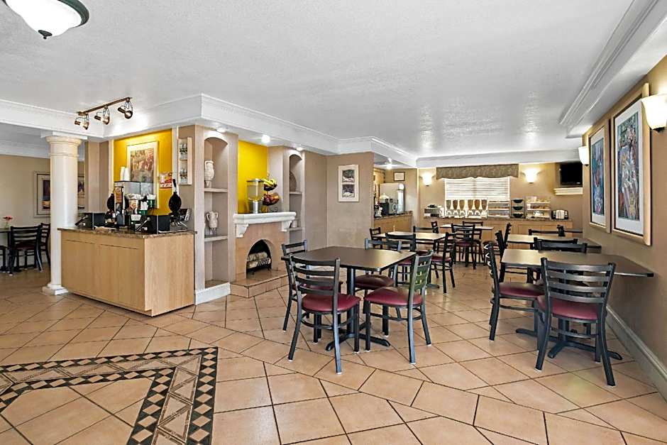 La Quinta Inn & Suites by Wyndham El Paso Lomaland