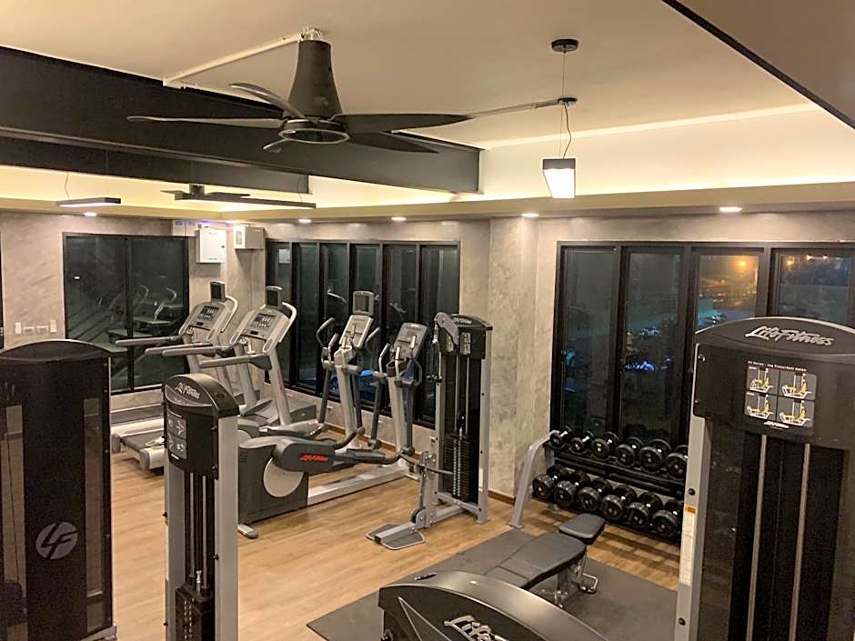 Trio Residence Si-Racha