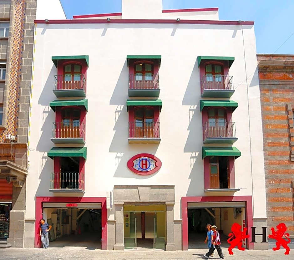 Hotel Leones