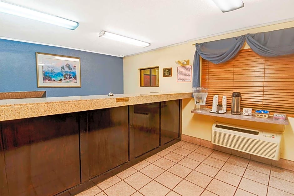 Days Inn by Wyndham El Paso Airport East