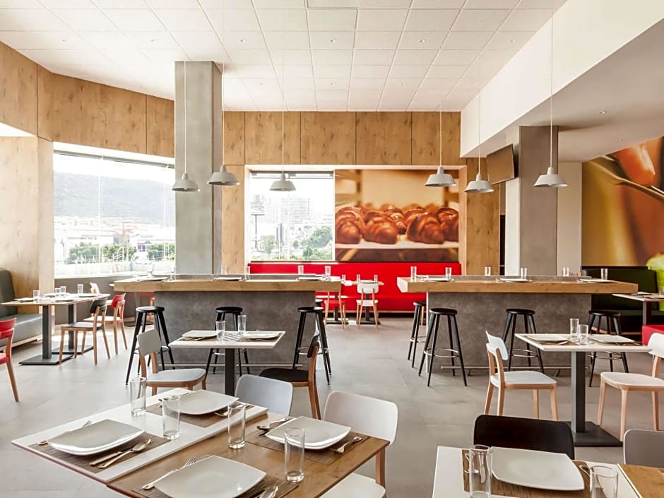 Ibis Queretaro