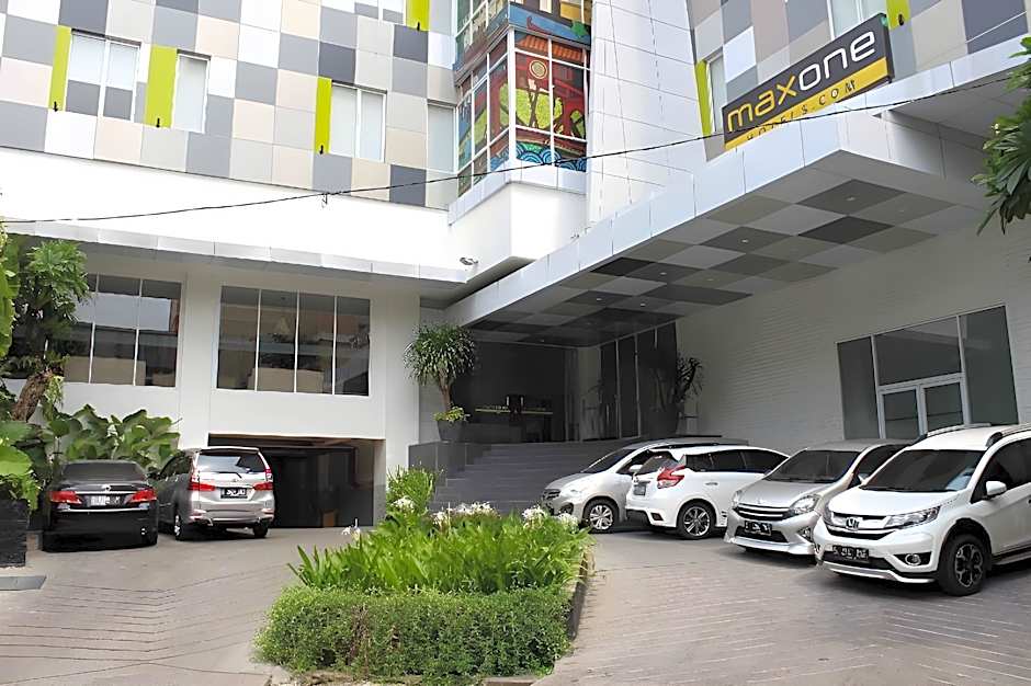 Maxonehotels At Glodok