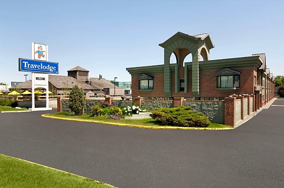 Travelodge by Wyndham Calgary South